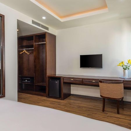 Palazzo Luxury Hotel Дананг Екстериор снимка