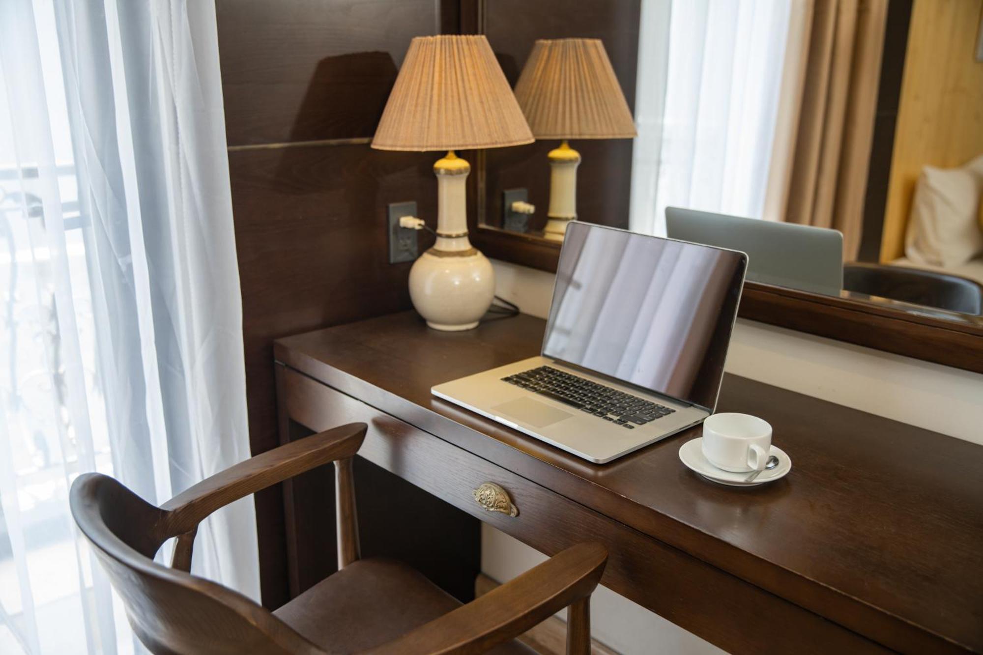 Palazzo Luxury Hotel Дананг Екстериор снимка