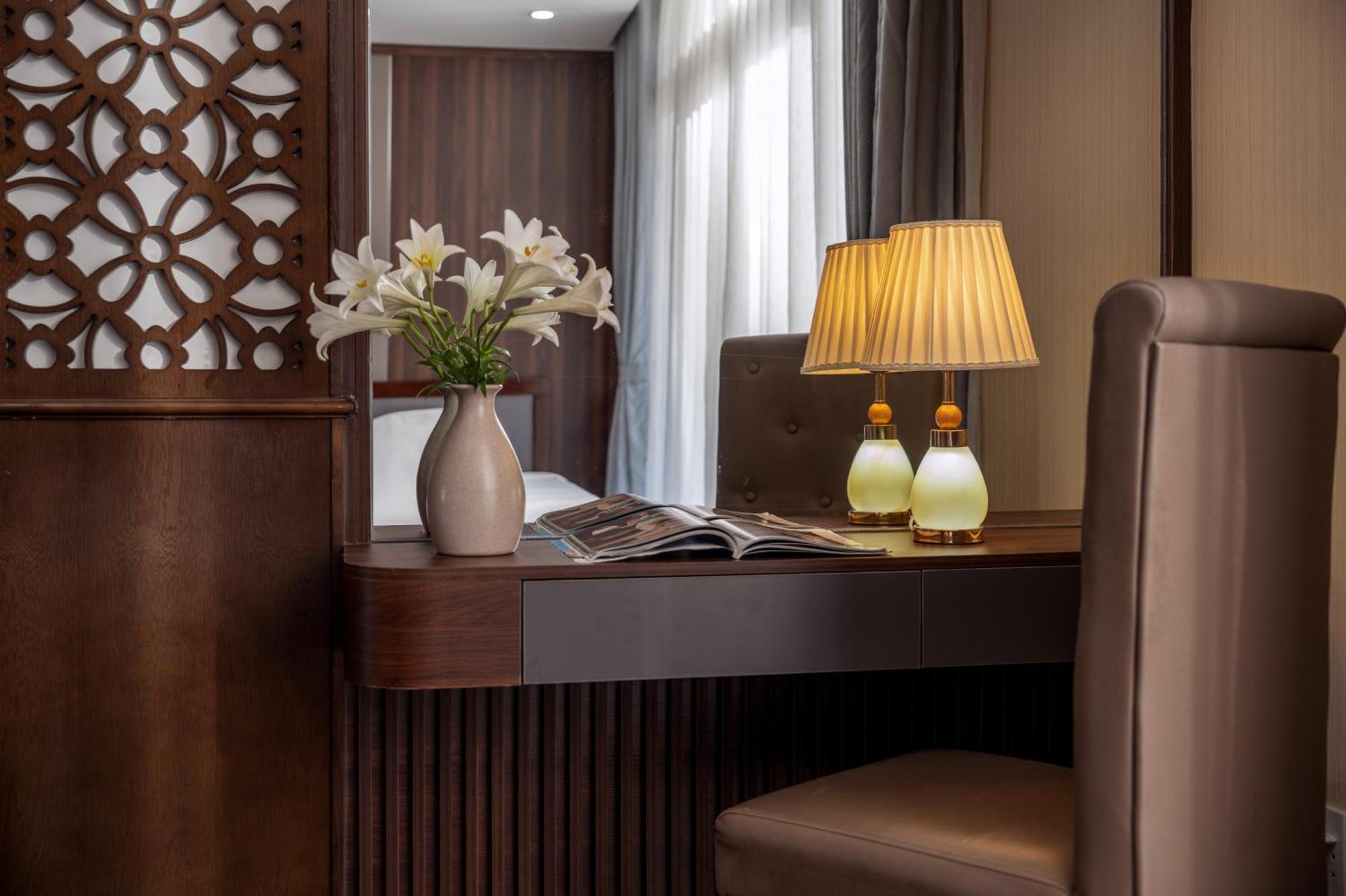 Palazzo Luxury Hotel Дананг Екстериор снимка